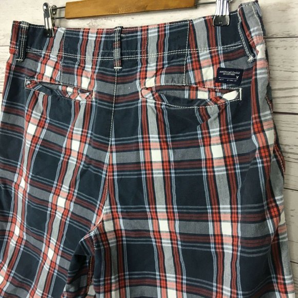 American Eagle Mens Shorts - size 32 AE Plaid Blue Red Classic Length - Picture 7 of 9